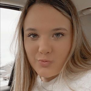 Meet your Posher, Karlee